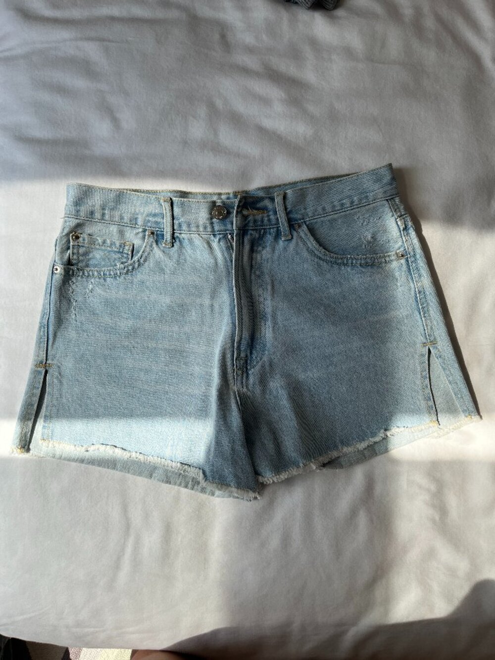 Distressed Denim Shorts w/ Side Vents NWOT, Size 29